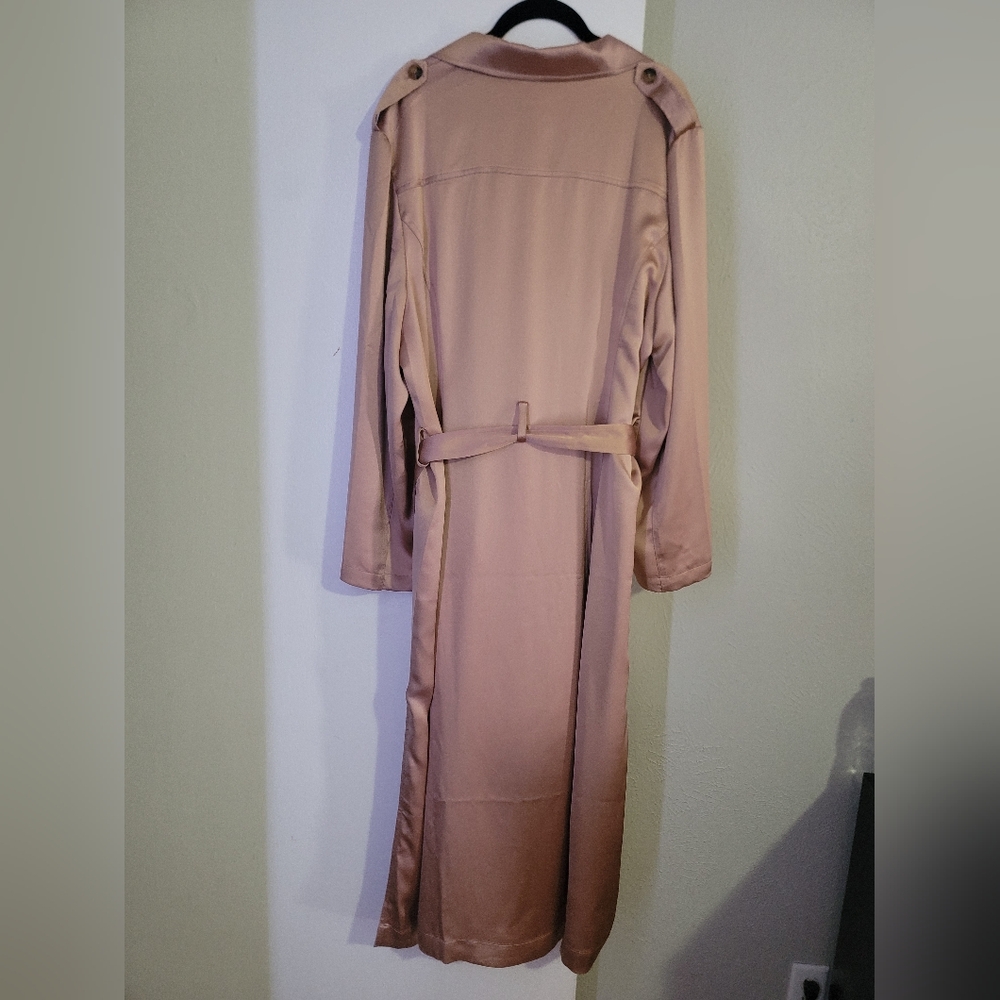 Victoria's Secret Robe - Picture 2 of 4
